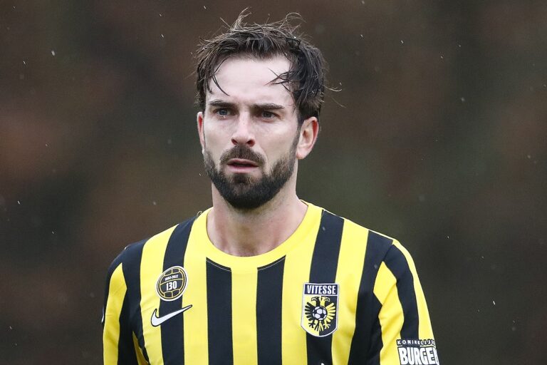 Domper Voor Davy Pr Pper En Vitesse Na Rentree Soccernews Nl