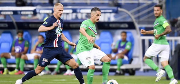 Foto: Mitchel Bakker waant zich in Disneyland bij Paris Saint-Germain