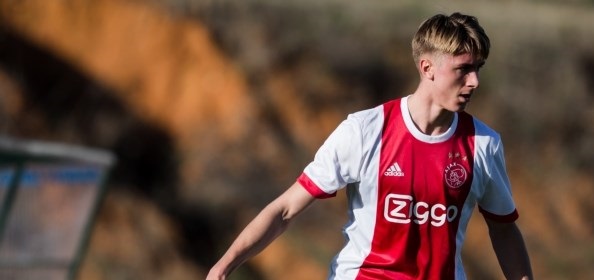 Foto: Ajax bevestigt Italiaanse transfer van Johnsen