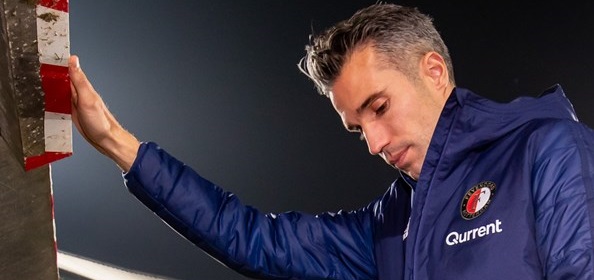 Foto: Van Persie wijst aan: ‘Tal van clubs presteren beneden niveau’