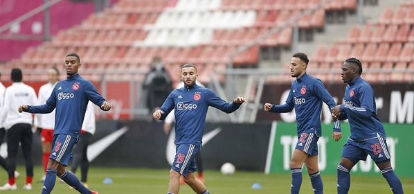 Foto: Ajax-fans klagen steen en been over basisplek: ‘Zucht’