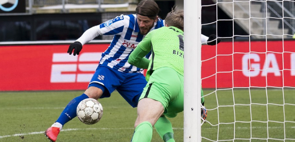 Foto: Officieel: Heerenveen haalt speler weg bij AZ