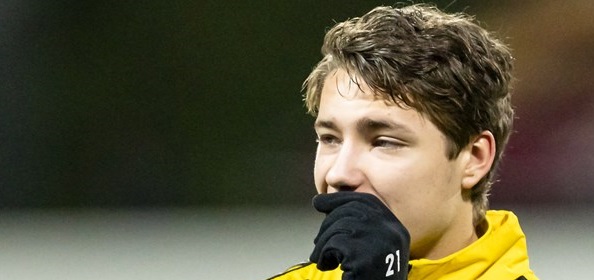 Foto: DONE DEAL: Linthorst tekent lucratief contract in de zandbak