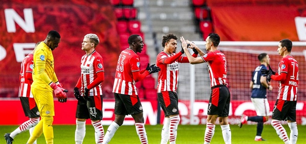 Foto: Ajax-fans trekken massaal transferconclusie uit PSV-Twente