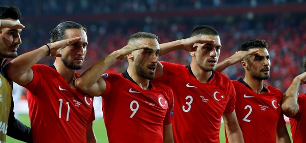 Foto: Bondscoach Turkije velt zijn oordeel over Oranje