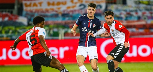 Foto: Kijkers Feyenoord-Emmen schrikken: “Zucht!”