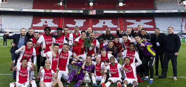 Foto: Fans gaan los over Ajax, Feyenoord én PSV: ‘Rot op!’