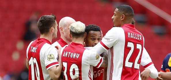 Foto: Nederland gaat los tijdens kampioensduel Ajax: “Niks”