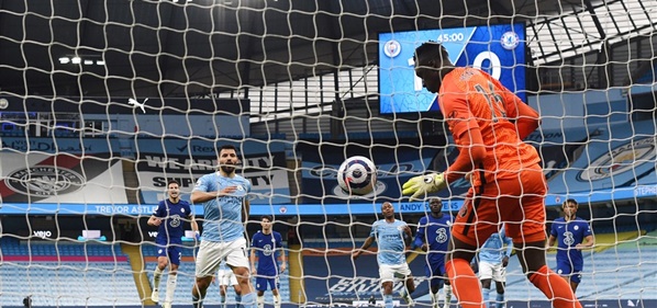 Foto: VIDEO: Agüero zet zichzelf voor schut met panenka