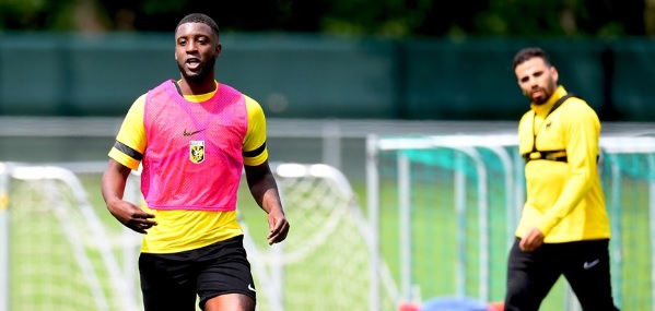 Foto: Bazoer mist oefenwedstrijd Vitesse