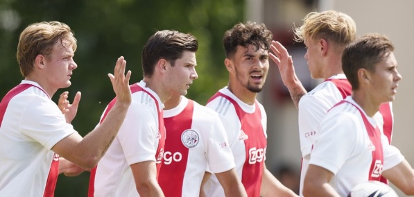 Foto: Ajax-fans wijzen na zege op Leeds ‘nieuwe sensatiespeler’ aan