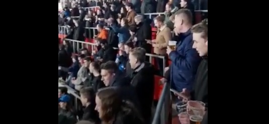 Foto: Eerste Overmars-lied een feit: PSV-fans slaan toe (?)