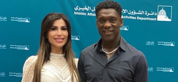 Foto: Seedorf bekeert zich tot Islam: ‘Geleerd van Sophia’