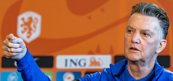 Foto: Van Gaal verklaart wijzigingen in Oranje-elf