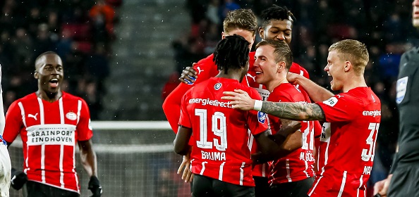 Foto: PSV-kijkers bikkelhard voor één man: “Waardeloos”