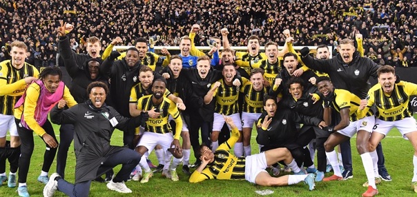 Foto: ‘Vitesse te koop voor enorm bedrag’