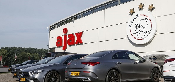 Foto: Ajax ziet twee trainers jeugdopleiding verlaten