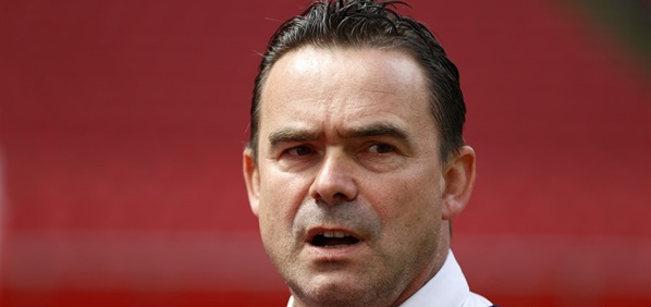 Foto: Steun voor Overmars: ‘Hij toont respect’