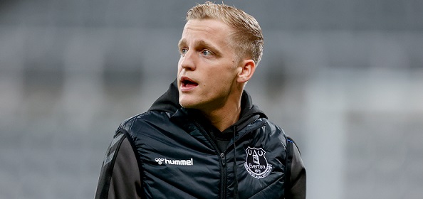 Foto: Van de Beek steunt uitgefloten United-collega