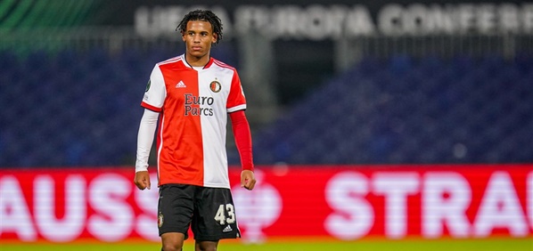 Foto: Feyenoord met Mimeirhel Benita tegen Olympique Lyon