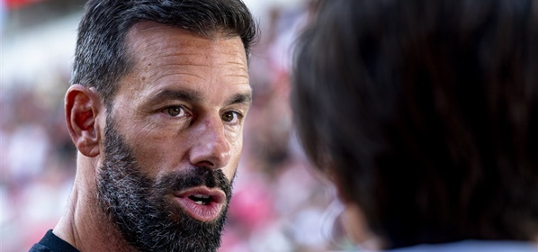 Foto: Van Nistelrooy had andere voorkeur: “Maar prima zo”