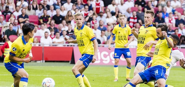 Foto: Ajax-fans zijn twee routiniers spuugzat