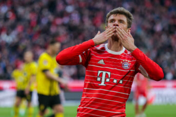 Hondstrouwe Thomas Müller pakt Champions League-record