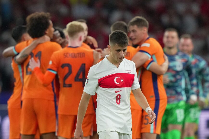 Arda Güler (Turkije) baalt, Oranje juicht