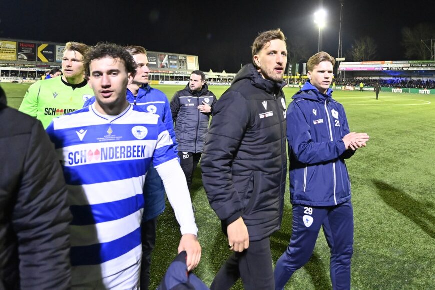 Foto: Spakenburg-trainer ziet mooi PSV-compliment, Green geniet van ‘zondagsschot’