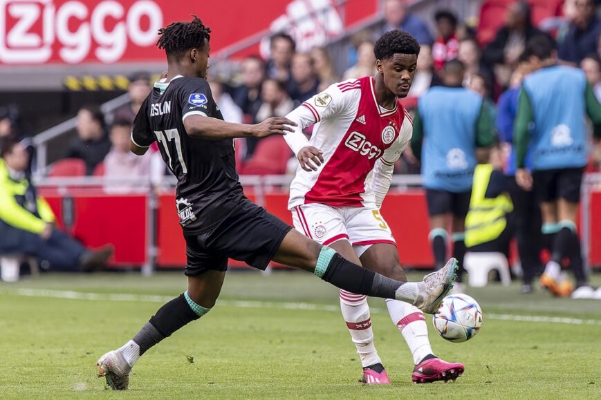 Foto: Ajax-jongeling maakt indruk: “Gaat heel snel”