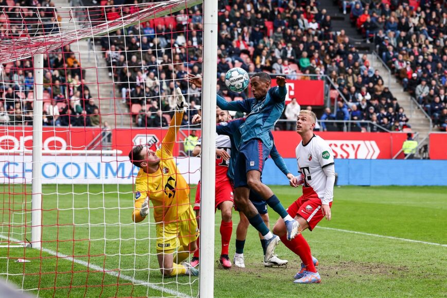 Foto: Afgekeurde goals worden Twente fataal in Utrecht