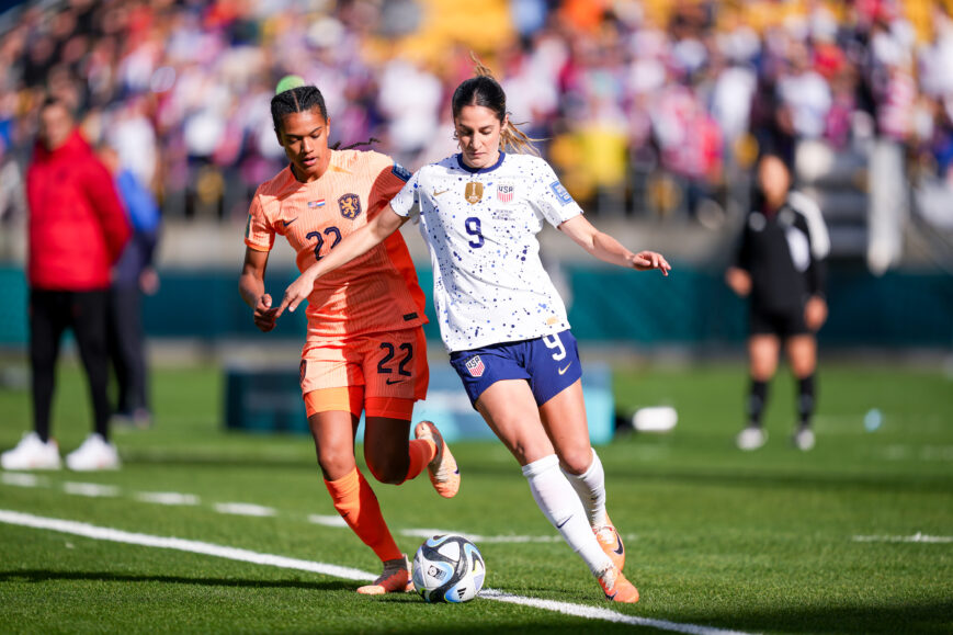 Foto: Oranje Leeuwinnen behalen zwaarbevochten punt in test tegen VS