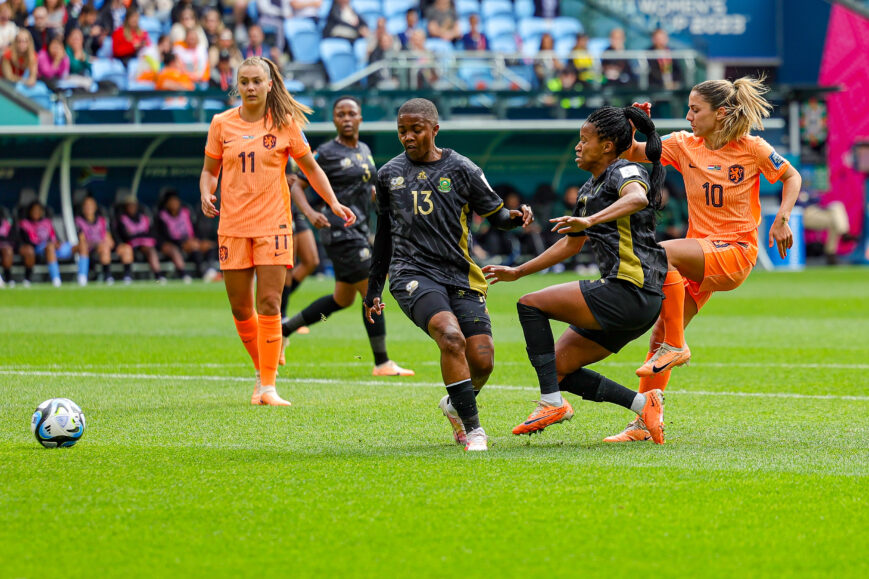 Foto: Snoeiharde kritiek op Oranje Leeuwinnen