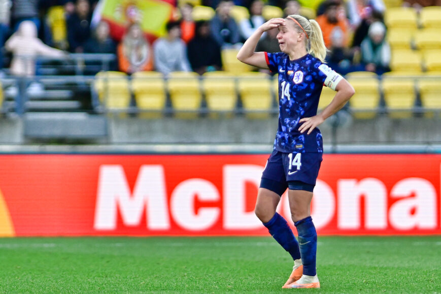 Foto: Oranje Leeuwinnen weten na WK weer waar ze niet staan