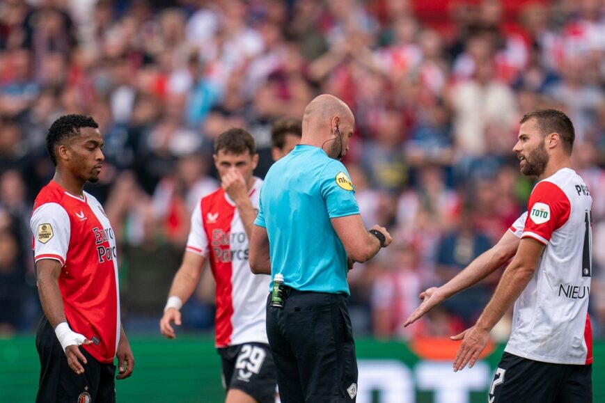 Foto: Feyenoord-kijkers furieus: “Een schande!”