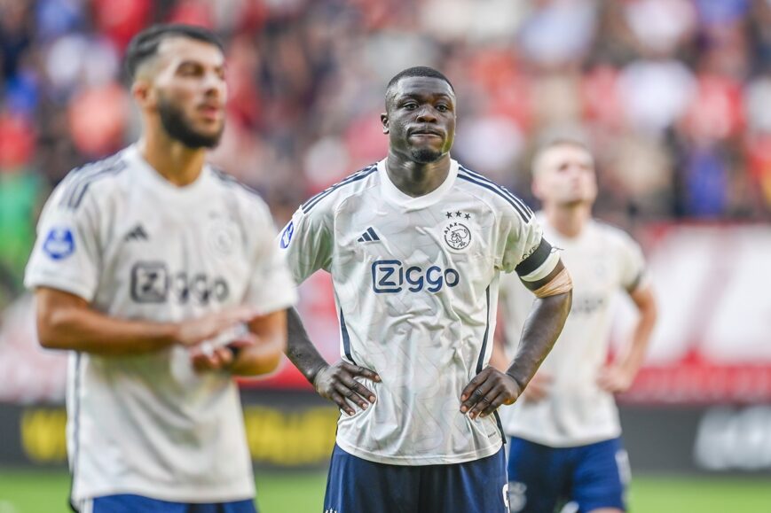 Foto: Wéér incident na Twente – Ajax: Brobbey racistisch bejegend