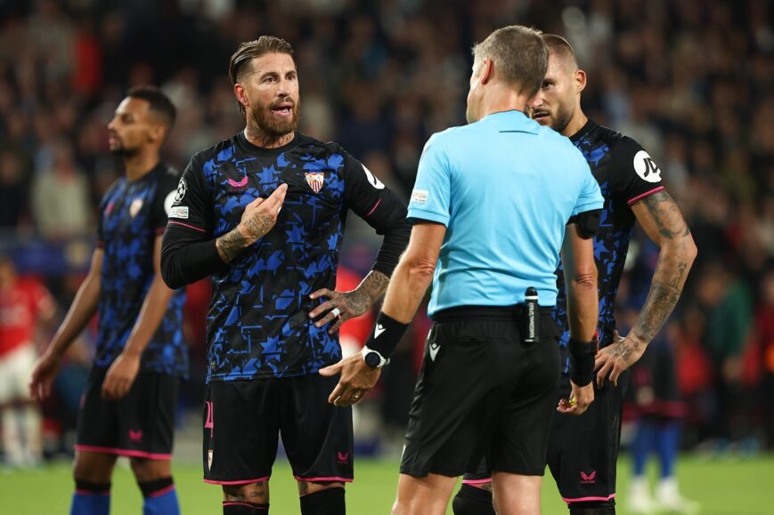 Foto: Sergio Ramos woest op arbitrage: ‘De VAR is er toch om te helpen?’