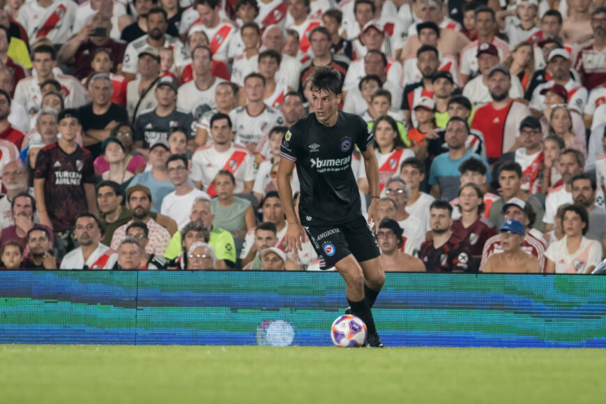 Foto: ‘Ajax heeft Argentijns talent met fameuze achternaam op de korrel’