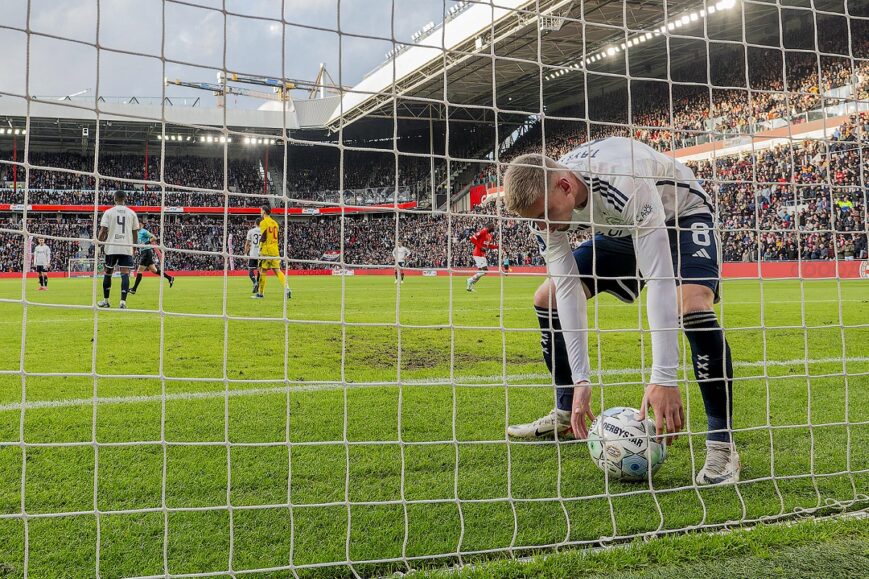 Foto: ‘Makkelie mist rode kaart bij PSV – Ajax’