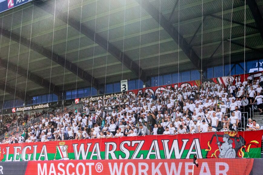 Foto: Legia-aanhang geweerd na nieuwe rellen