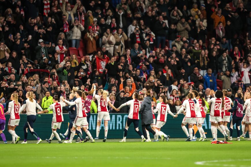 Foto: Ajax Vrouwen grijpen koppositie CL na knappe zege