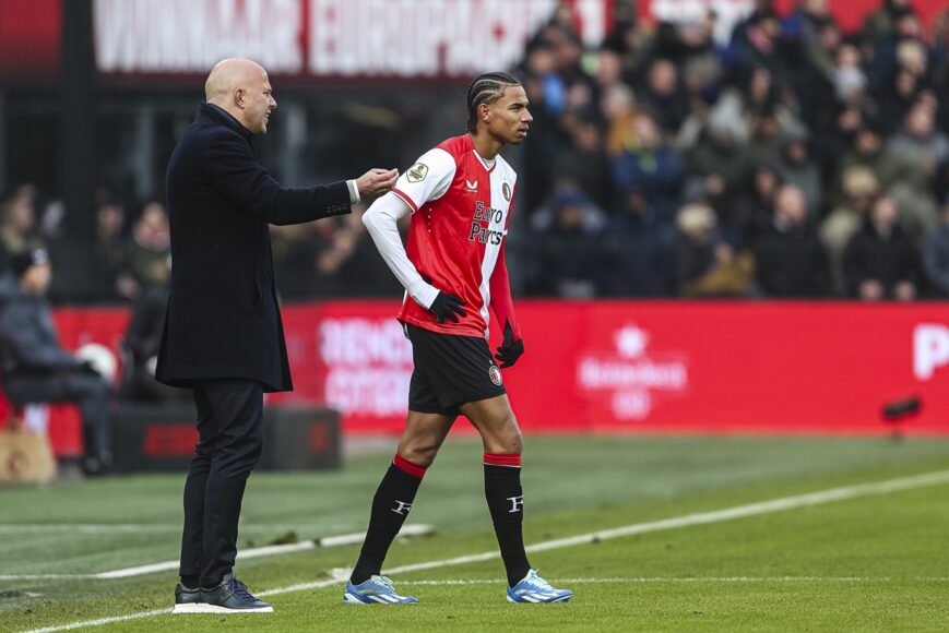 Foto: Dit is waarom Stengs al na één helft werd gewisseld bij Feyenoord