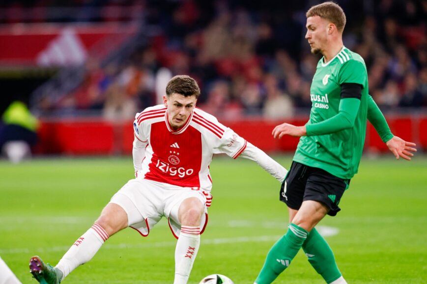 Foto: ‘Dramatisch Ajax-duo direct wisselen!’