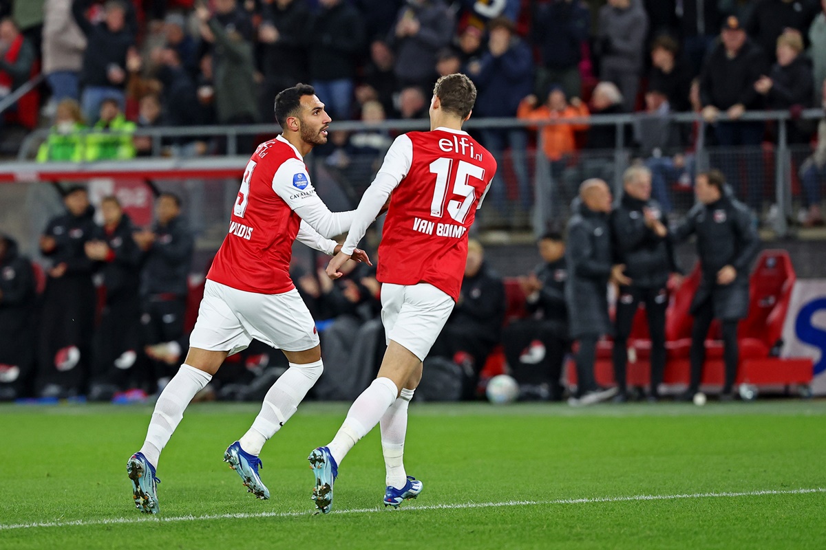 AZ Wint Weer Eens: Pavlidis Maakt Er Twee | Soccernews.nl