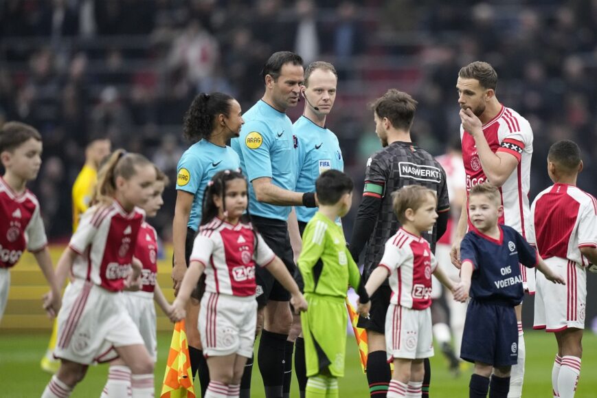 Foto: ‘KNVB móét ingrijpen na Ajax – NEC’