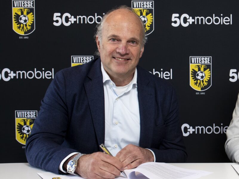 Foto: Algemeen directeur Rovers kondigt vertrek aan bij Vitesse