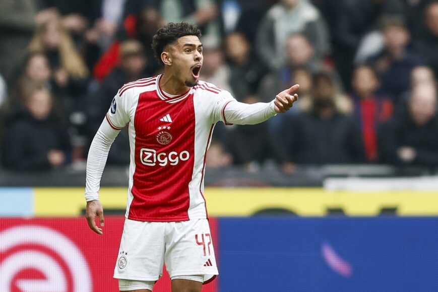 Foto: Pijnlijk: Ajax juicht voor Feyenoord