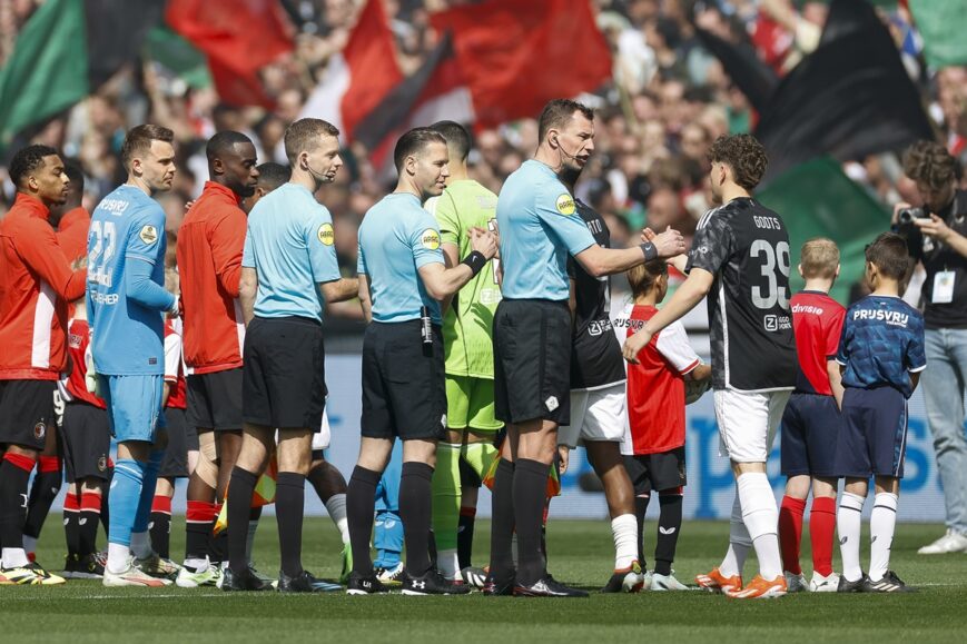 Foto: ‘Schande bij Feyenoord-Ajax: stop er maar mee’