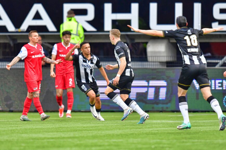 Foto: Lamlendig AZ slaat modderfiguur in eerste helft tegen Heracles