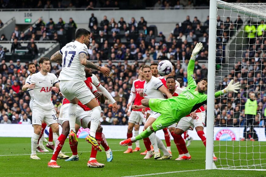 Foto: Arsenal slaat grote slag in North London Derby